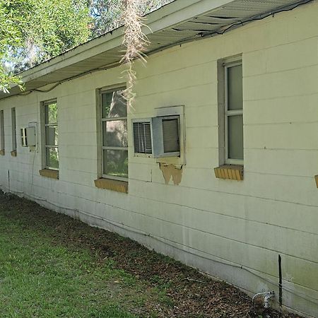 Mayo Cindy'S Motel & Rv Park מראה חיצוני תמונה